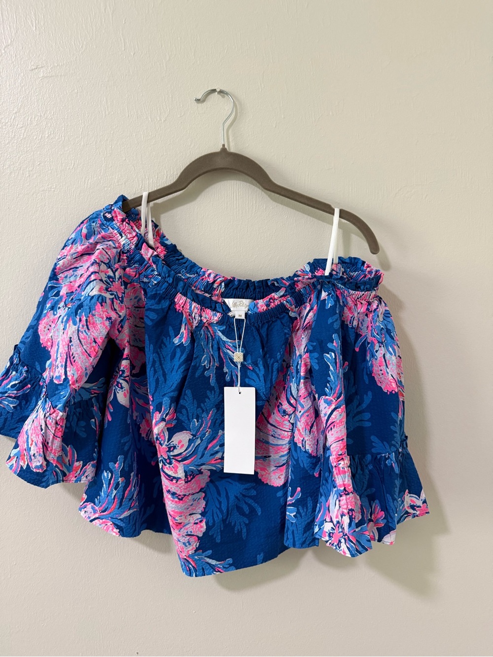 💕💕Lilly Pulitzer Blue and Pink crop top Off-Shoulder Floral - Picture 2 of 5
